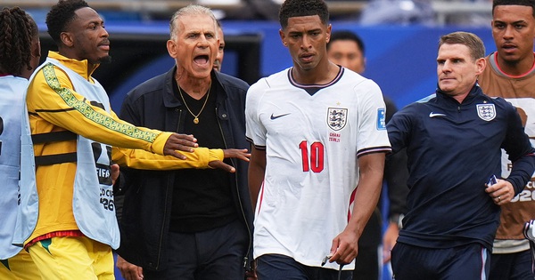 Ngôi sao đội tuyển Anh vi phạm luật mới của FIFA, lại lấy tay che miệng: Nguy cơ nhận án phạt nguội - hình ảnh - 789betjl.com