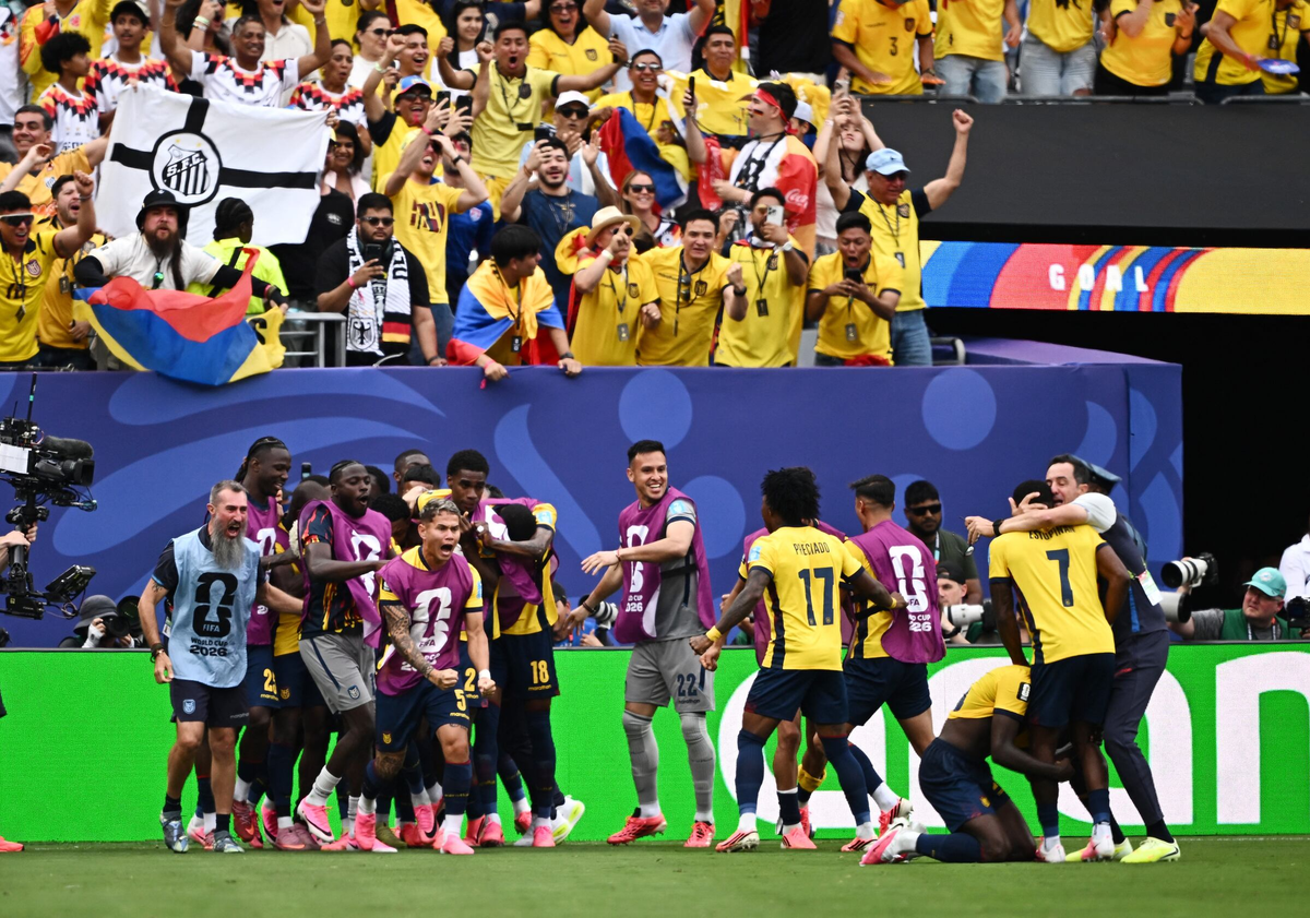 Ecuador quật ngã Đức, lách khe cửa hẹp vào vòng knock-out - hình ảnh - 789betjl.com