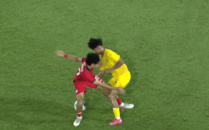 Cầu thủ Malaysia đạp vào ngực đối phương: Bạo lực trên sân U19 Đông Nam Á 2026 - hình ảnh - 789betjl.com