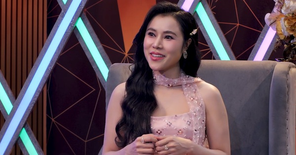 Ca sĩ Hồng Gấm tuổi 33: Kín tiếng nhưng vẫn cháy hết mình với bolero - hình ảnh - 789betjl.com
