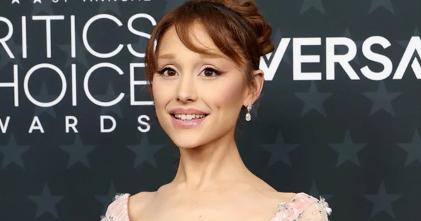 Bản hit mới đưa Ariana Grande thống trị Billboard, cán mốc 10 bài đạt top 1 - hình ảnh - 789betjl.com