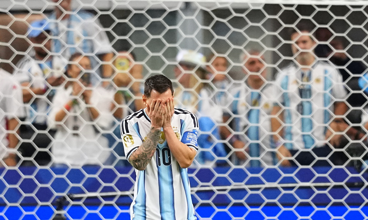 Messi sút hỏng phạt đền nhiều nhất lịch sử World Cup: Cú đá định mệnh và góc nhìn từ 789BET - hình ảnh - 789betjl.com