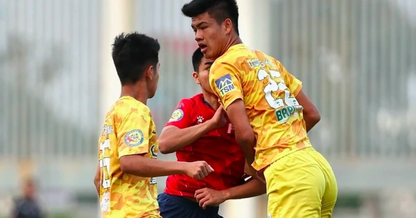 Trung vệ 1,95 m của HAGL sẽ không thất thế ở đội tuyển Việt Nam, bởi loạt lý do này…: góc nhìn mới cho người chơi Việt - hình ảnh - 789betjl.com Trung vệ 1,95 m của HAGL sẽ không thất thế ở đội tuyển Việt Nam, bởi loạt lý do này…: góc nhìn mới cho người chơi Việt - hình ảnh - 789betjl.com