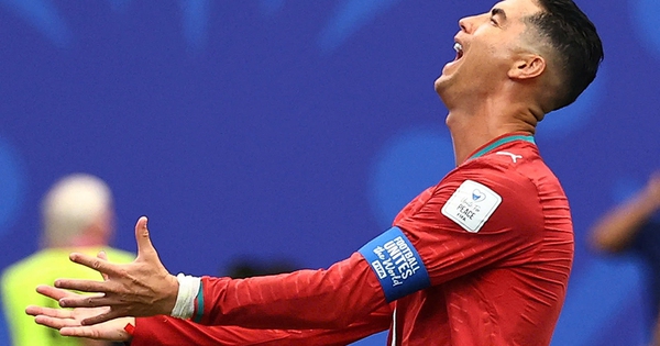 Đến lúc Ronaldo nên ngồi dự bị? - hình ảnh - 789betjl.com