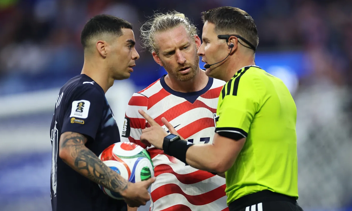 Luật VAR mới giúp thủ quân đội tuyển Mỹ tránh thẻ vàng tại World Cup 2026 - hình ảnh - 789betjl.com Luật VAR mới giúp thủ quân đội tuyển Mỹ tránh thẻ vàng tại World Cup 2026 - hình ảnh - 789betjl.com